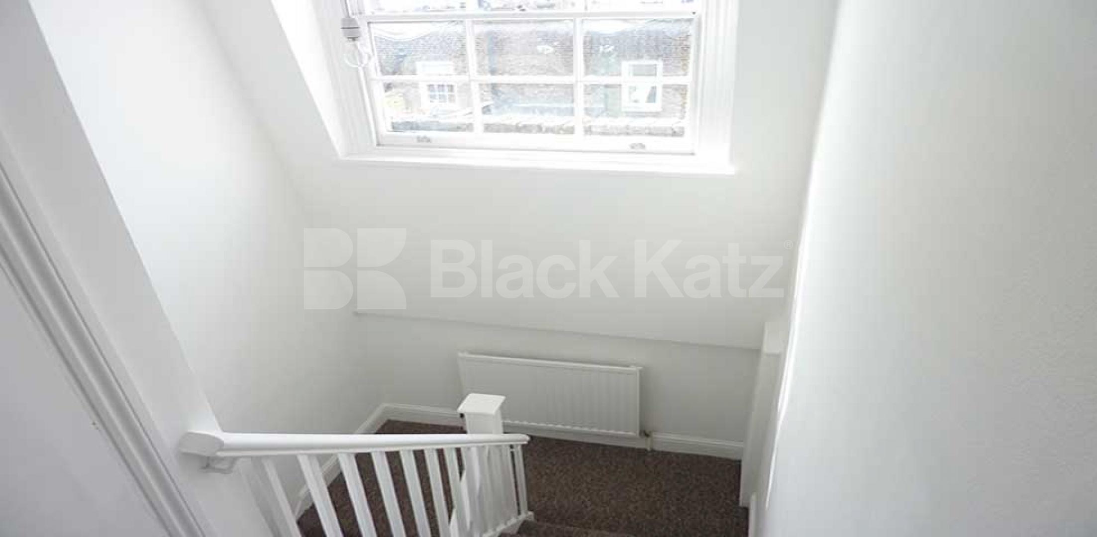 			4 BED/ 2BATH! , 4 Bedroom, 1 bath, 1 reception Flat			 Chepstow Road, BAYSWATER 